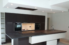 Réalisation d'un cuisine ouvert avec plan en dekton  et granit