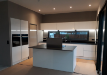 conception de cuisine italienne modernes avec hotte en inox 33