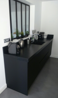 realisation d'une cuisine sur mesure contemporaine avec plan de travail en fenix gironde